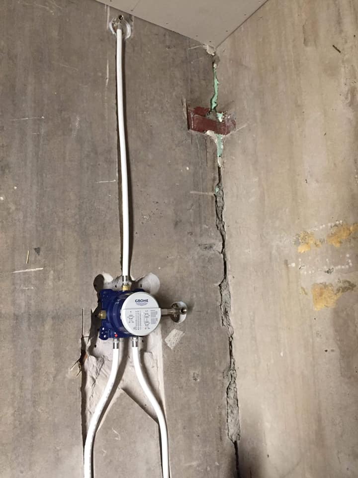 Korteris kanalisatsiooni püstiku vahetus ning dušisegisti paigaldus